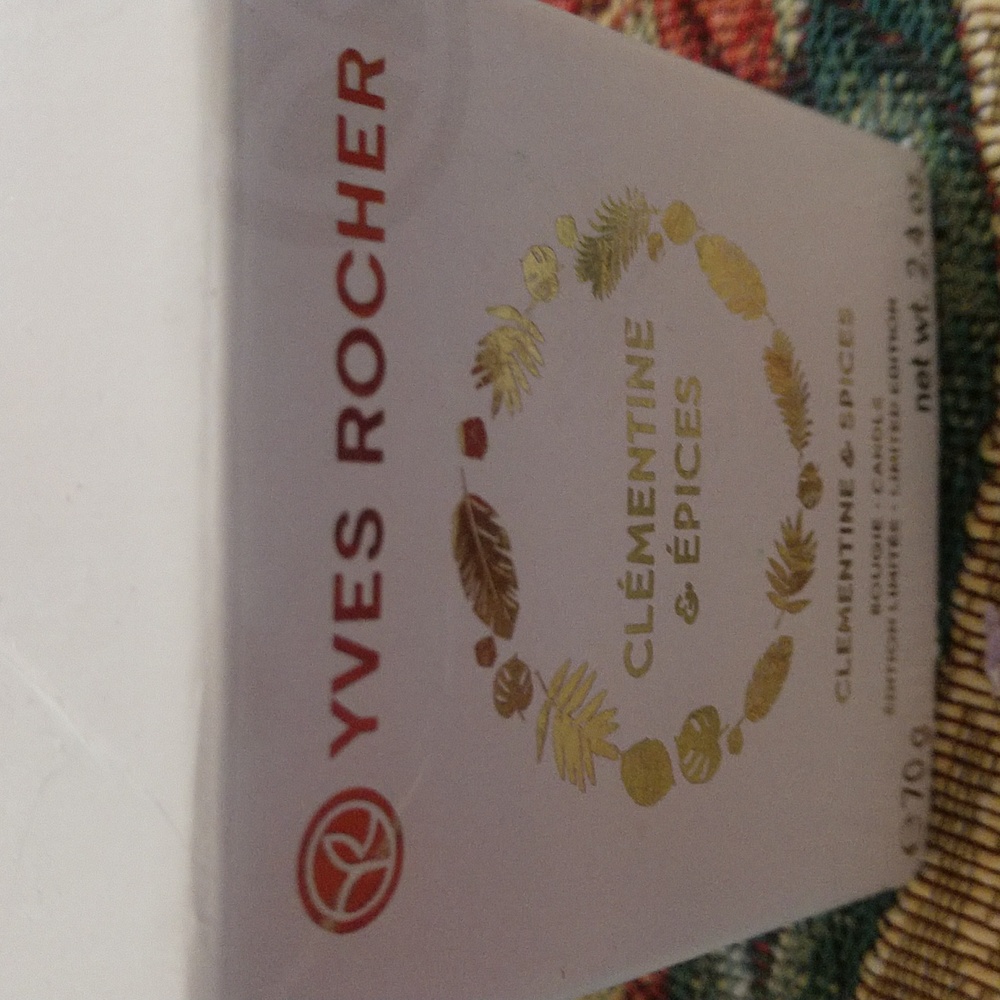 Yves Rocher candle